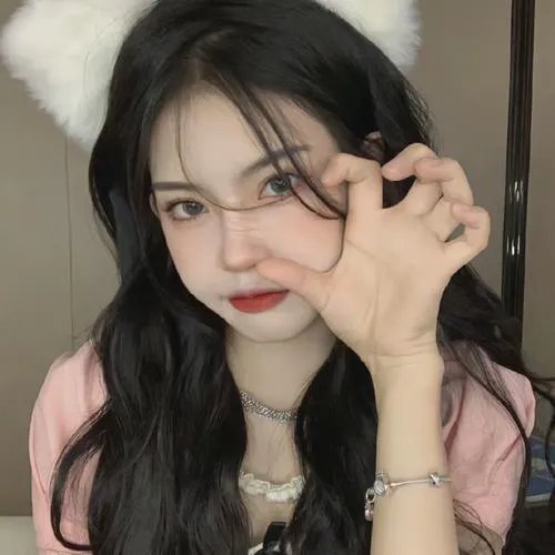 单车上的少女